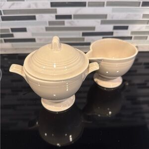 Mikasa Moderna Larry Laslo cream & sugar